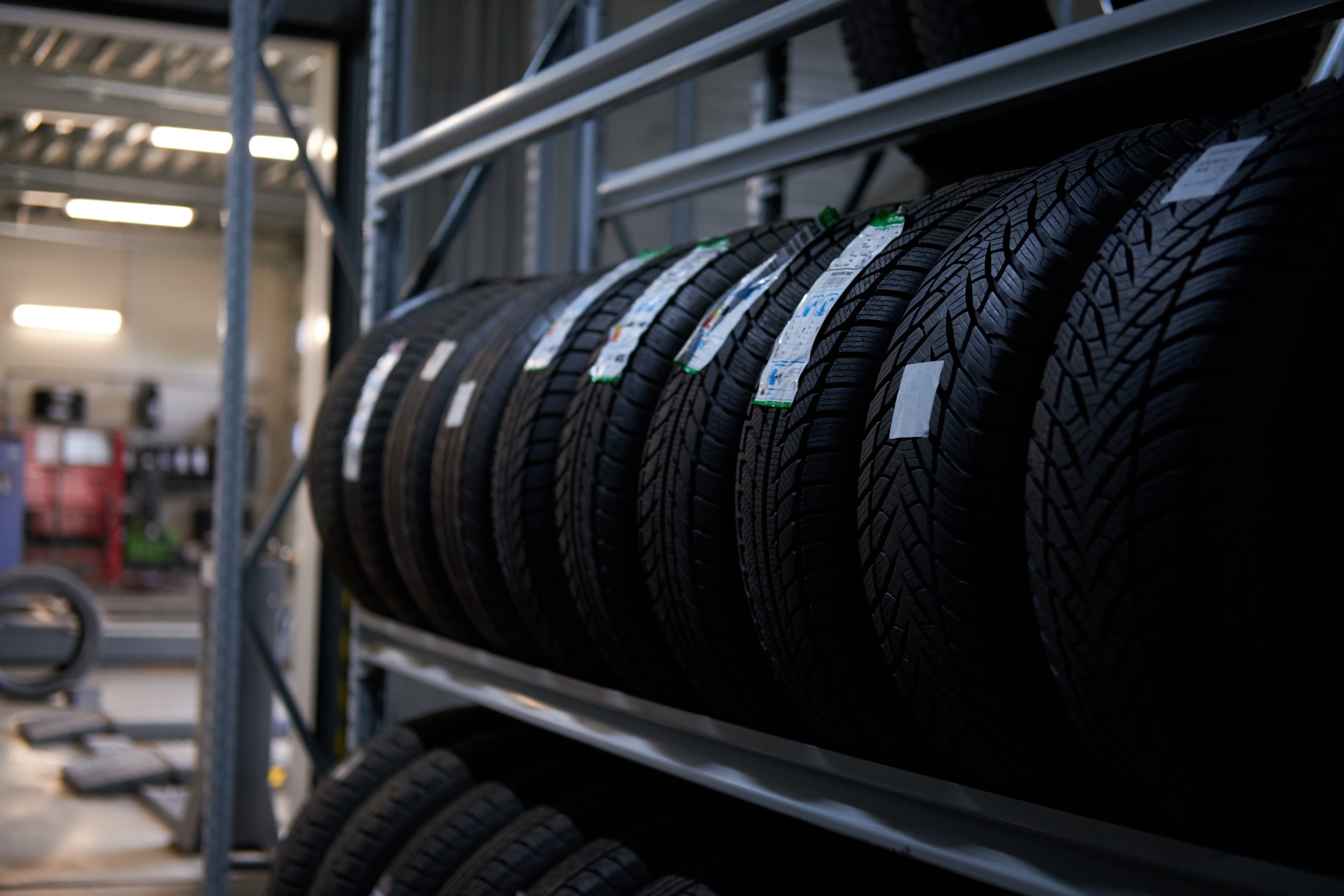Miksi auto nykii kiihdyttäessä tai tasaisessa ajossa?
